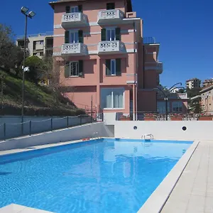 hotel-villa-adele.hotelitalianriviera.com/