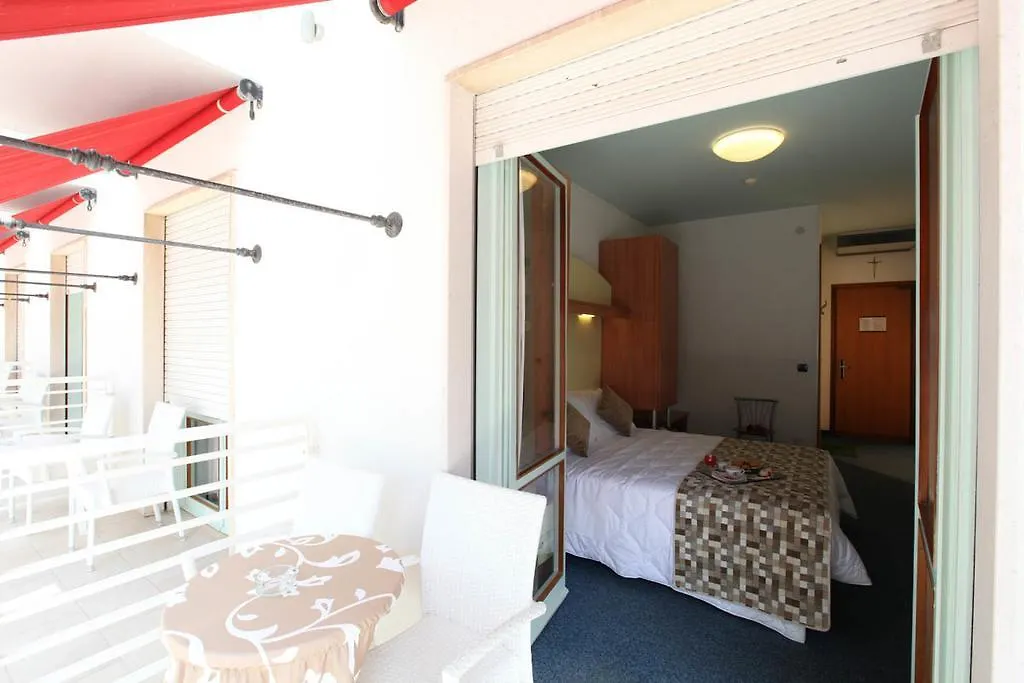 Hotel Derby S Lido di Jesolo 3*,  Italy